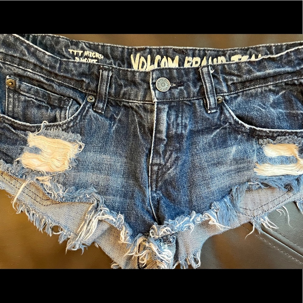 Volcom Brand Daisy dukes 💙